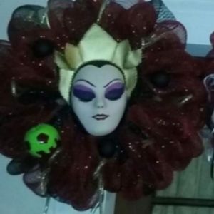 Disney Villain Mesh wreath Snow White Queen